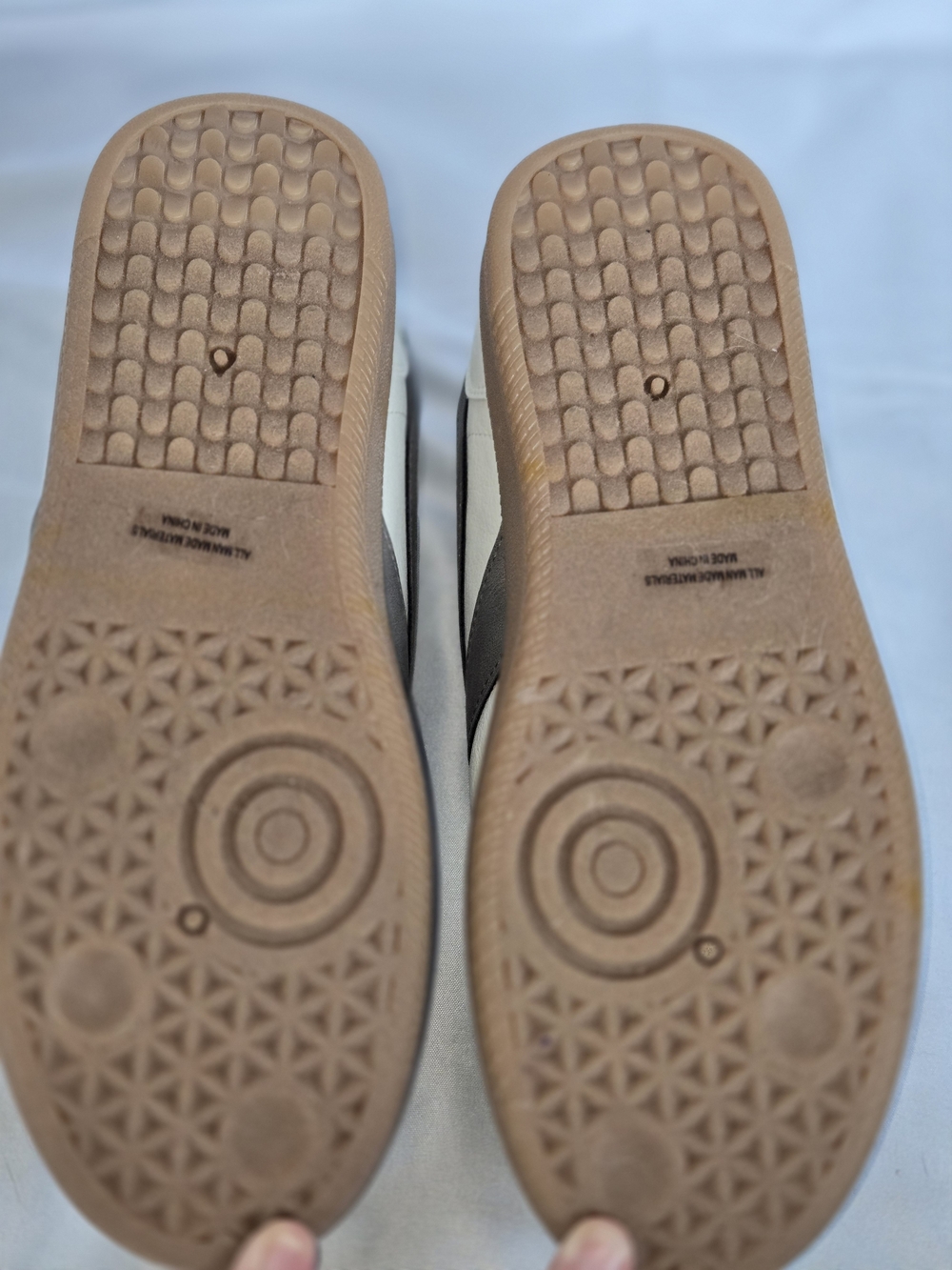 DV by Dolce Vita Voyage Sneakers Off White Suede Gum Sole Size 8.5 - Picture 8 of 8